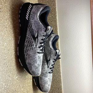 Brooks Adrenaline 21 running shoes